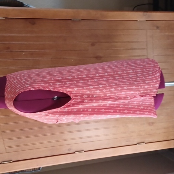 S.R. By Sweet Rain Shortsleeve Top - Picture 3 of 7